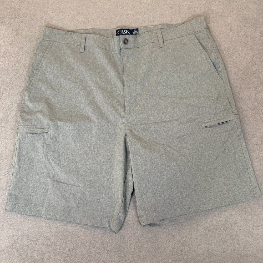 Chaps Men’s Gray Stretch Shorts- Flat Front- Flat Zip Cargo Pockets- Size 40